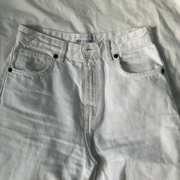 Zara Jeans, Size 4, super cute and flattering! - Picture 2 of 3